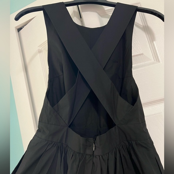 BNWT classic black dress with cross back, size S - Picture 3 of 5